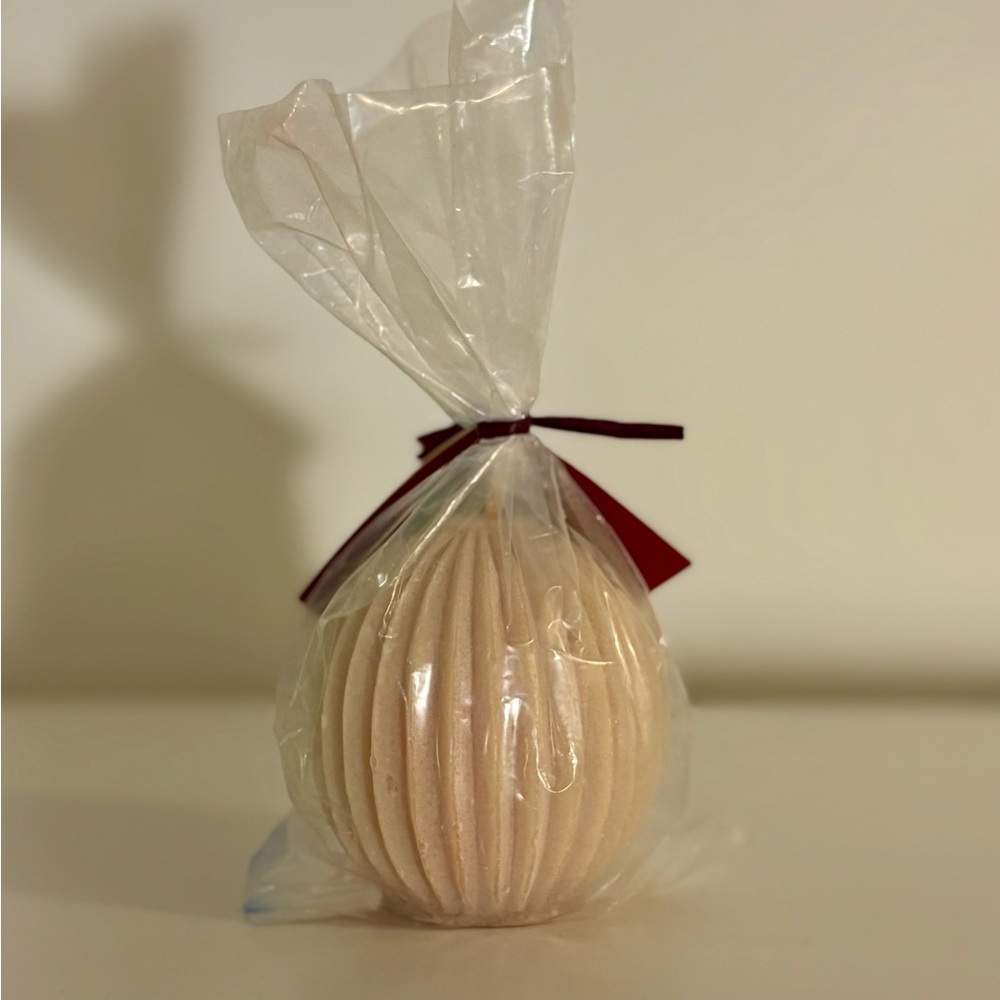 100% Beeswax Fluted Sphere Candle | Made in Canada | New